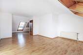 Zimmer im Dachgeschoss - 