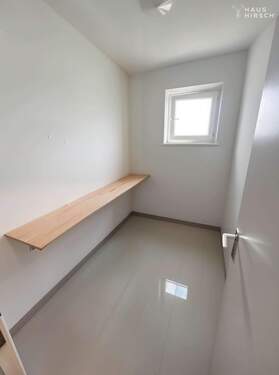 Wohnzimmer - 4 Zimmer Etagenwohnung in Stetten am kalten Markt