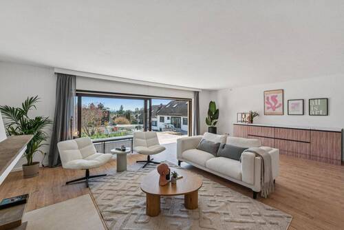 Beindruckendes Wohnzimmer - Sofort bezugsbereit - Einfamilienhaus mit Skylineblick in Bad Soden
