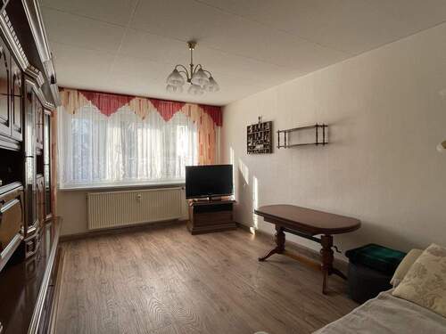 Wohnzimmer - Etagenwohnung in Bad Lobenstein zur Miete