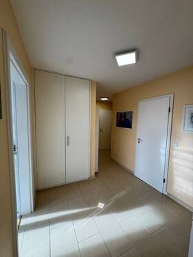 Flur - 3 Zimmer Etagenwohnung zum Kaufen in Kassel