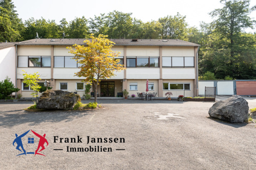 18340 Außenansicht - EG Eigentumswohnung mit Garage in ehemaligem Schulgebäude in Hohenfels-Essingen - 2 Schlafzimmer