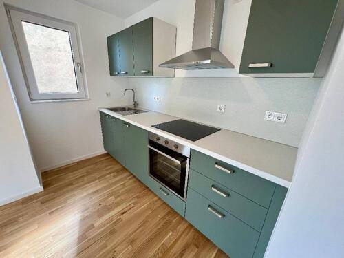 Küche mit Einbauküche - 