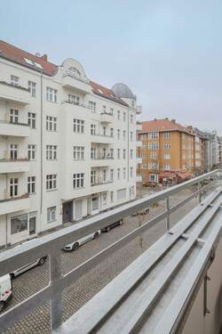 Blick von der Loggia - 2 Zimmer Etagenwohnung zum Kaufen in Berlin