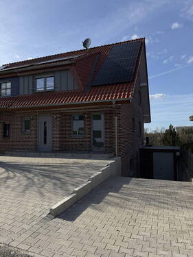 Bild 1 - Neubau als ZweifamilienhausKfW40 QNG zukunftssicher