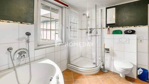 1. OG Badezimmer 1 2 - 