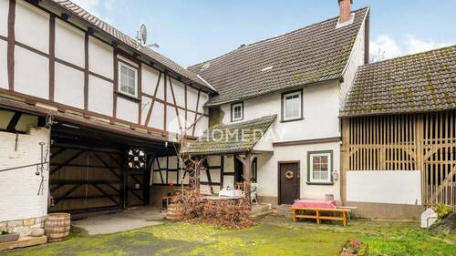 Außenansicht 1 - 8 Zimmer Bauernhaus, Landhaus zum Kaufen in Niederkleen