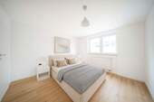 Schlafzimmer - 3 Zimmer Etagenwohnung zum Kaufen in München