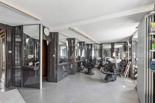 Salon - Hinterer Bereich - Mehrfamilienhaus, Wohnhaus mit 207,90 m² in Hermersberg zum Kaufen