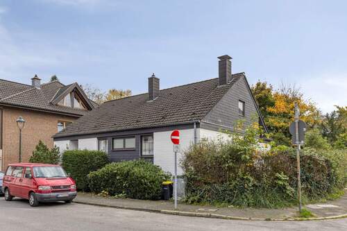 Hausansicht - 6 Zimmer Einfamilienhaus zum Kaufen in Düsseldorf