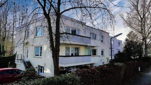 Haus - 1 Zimmer Mehrfamilienhaus, Wohnhaus zum Kaufen in Bremen