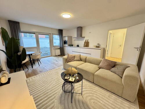 Wohnzimmer - Köln Altstadt-Süd: Hochwertig sanierte Wohnung im Erstbezug mit eigenem Stellplatz