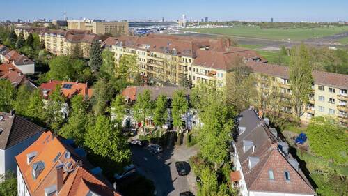 Hausansicht mit Umgebung - 