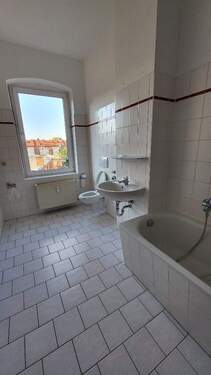 Bad-2.jpg - 2 Zimmer Etagenwohnung in Erfurt