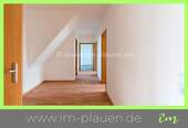 Flur Eingangsbereich - Dachgeschoß - 4 Zimmer Familienwohnung in Plauen zur Miete - Badewanne - EBK - Am Unteren Bahnhof