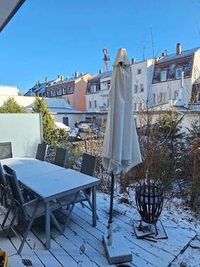 Terrasse, Mini-Garten und Hof - 