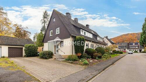 Außenansicht 2 - Gepflegte Doppelhaushälfte mit großem Grundstück und vielseitigem Potenzial