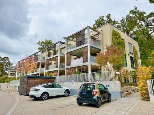 Hausansicht - Schöne 4-Zimmerwohnung mit Balkon, EBK und zwei TG-Stellplätzen Zirndorf Alte Veste