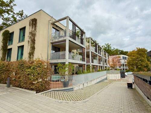 Hausansicht - 4 Zimmer Etagenwohnung zum Kaufen in Zirndorf