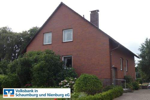 3052 Ansicht vom Vorgarten (6) - Hier steckt Wohnpotenzial drin!