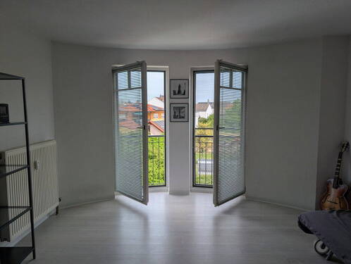 Wohnzimmer - 2 Zimmer Etagenwohnung zum Kaufen in Hockenheim