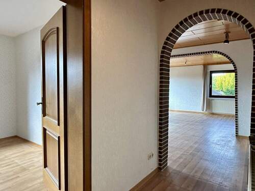 Einblicke ins Erdgeschoss - Mehrfamilienhaus, Wohnhaus mit 200,00 m&sup2; in Rosengarten zum Kaufen