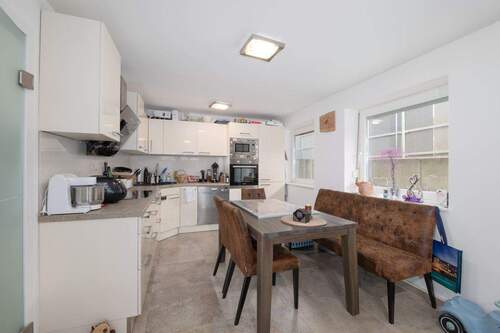 Essbereich und Küche - 3 Zimmer Etagenwohnung in Weingarten