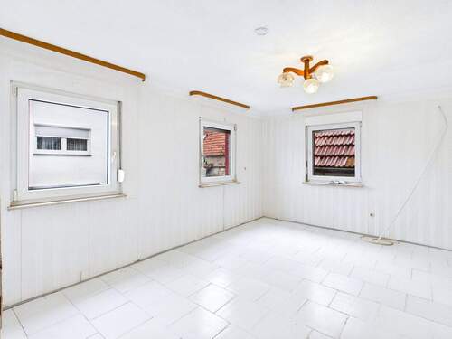 Wohnzimmer - 5 Zimmer Einfamilienhaus in Winnenden