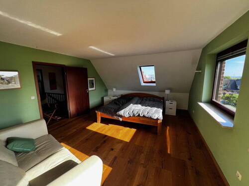 Großes Schlafzimmer im OG - 