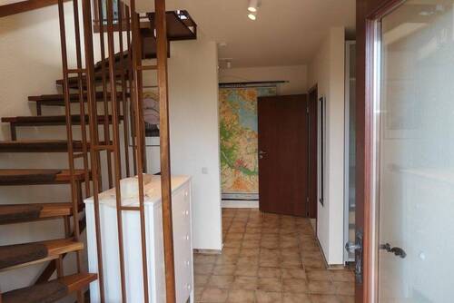 Diele mit Treppenhaus - 