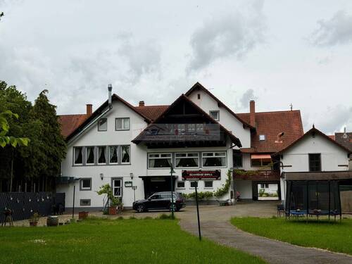Anwesen vom Parkplatz - Hotel, Pension, Gasthof in Konken