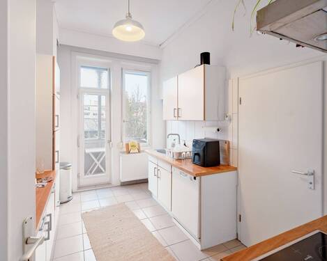 Küche mit Balkon im 1.Obergeschoss - 