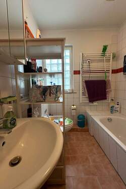 Wannenbad im Obergeschoss - 
