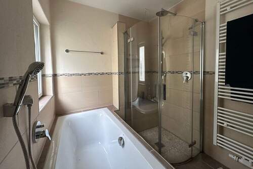 Badezimmer im Erdgeschoss - 