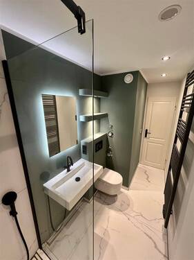 Bad - Wohnen im Herzen von Eimsbüttel mit Süd-Ost Balkon