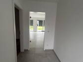 Eingangsbereich mit Glastüre - 