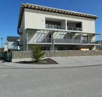 Wunderschöne, hochwertige 4 Zimmer-Wohnung mit Terrasse und Garten - Haimhausen