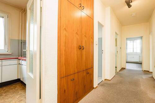 Flur mit Einbauschrank - 