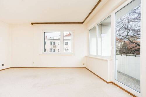 Wohnzimmer - 2 Zimmer Etagenwohnung zum Kaufen in Berlin