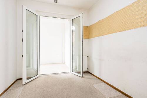 halbes Zimmer mit Zugang zum Wintergarten - 