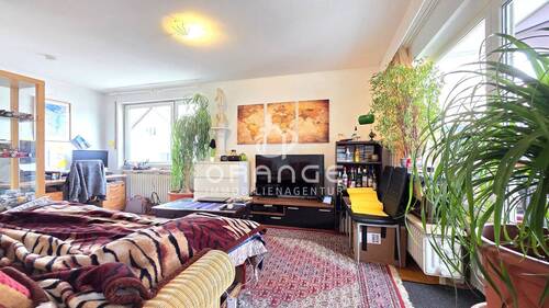 Heller Wohnbereich - 2 Zimmer Etagenwohnung in München