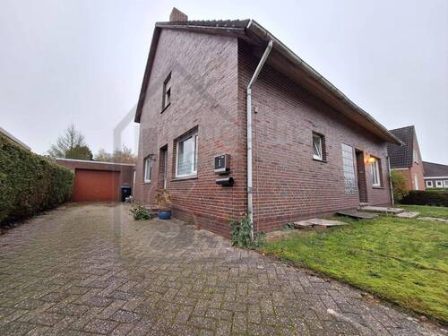 Hauptansicht - EFH in Stadtwaldnähe im ruhigen Ortsteil von Weener