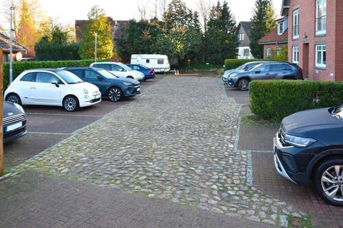 Haus Parkplatz.jpg - 