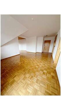 Bild 1 - Helle 3-Zimmer Dachgeschosswohnung mit zwei Balkonen in Rülzheim