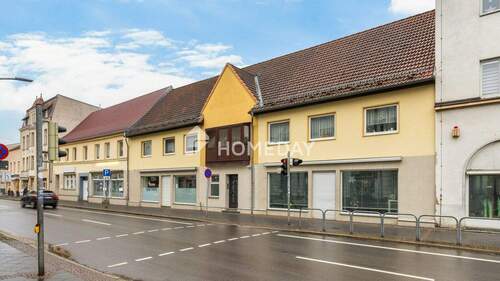 Außenansicht 2 - 1 Zimmer Mehrfamilienhaus, Wohnhaus zum Kaufen in Demmin