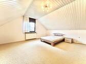 Großzügiges Schlafzimmer - 