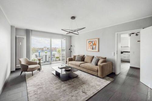 Wohnzimmer - Moderne 2-Zimmer-Wohnung mit spektakulärem Weitblick über Berlin