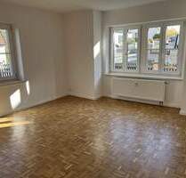 Gemütliche 3 -Zimmer Wohnung, teilrenoviert - Creußen