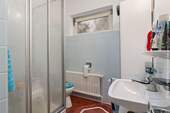 Bad 1 mit Dusche 3,54 m² - 
