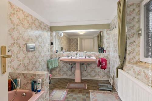Bad mit Wanne 8,01 m2 - 